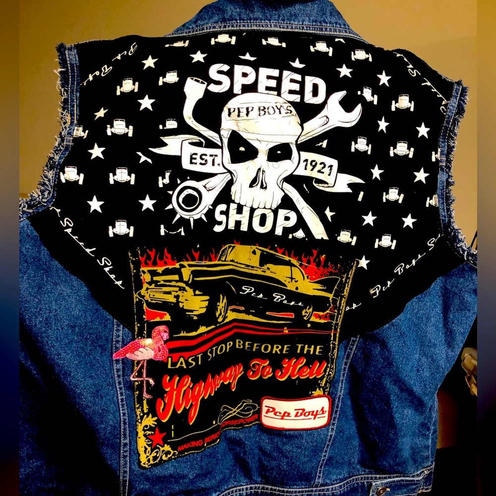 Need some custom upcycling? I can make that happen!! Pricing flexible.